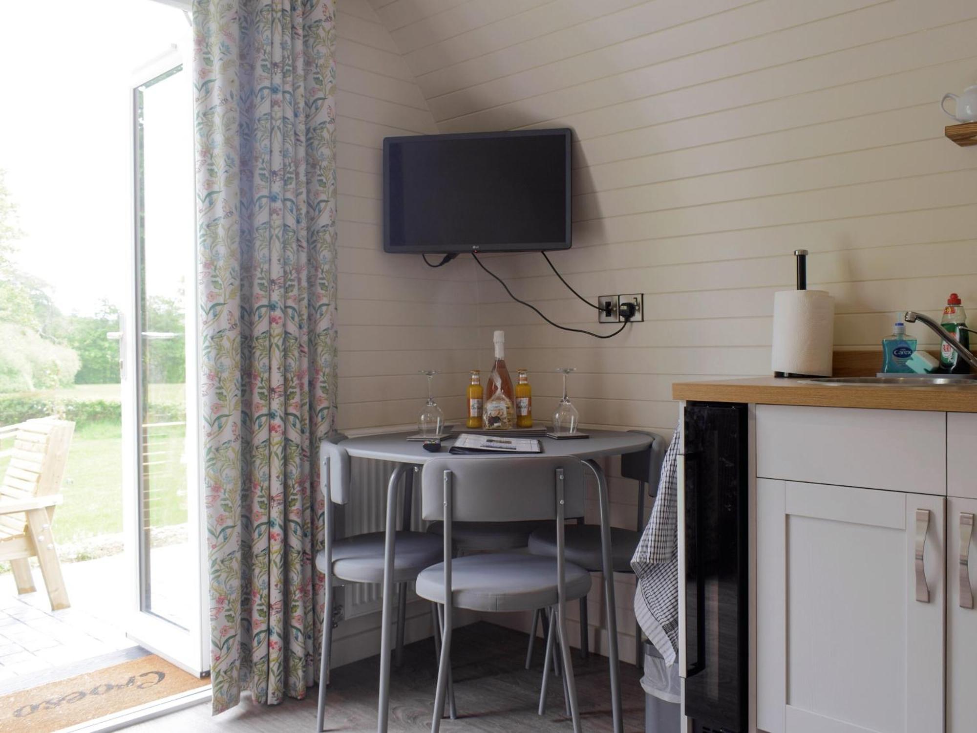 Cain Pod Vip Villa Llanfyllin Kültér fotó